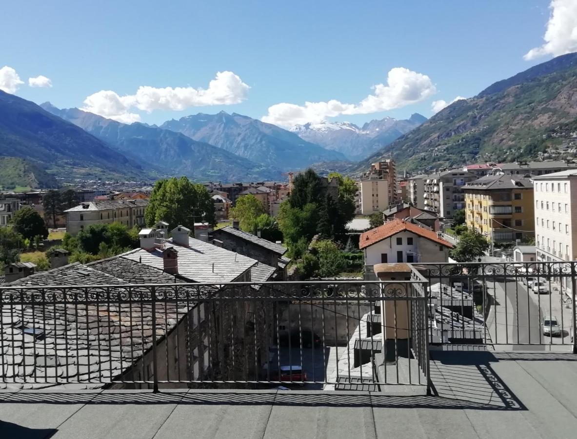 Mansarda Del Sole, Nel Cuore Di Аоста Екстер'єр фото