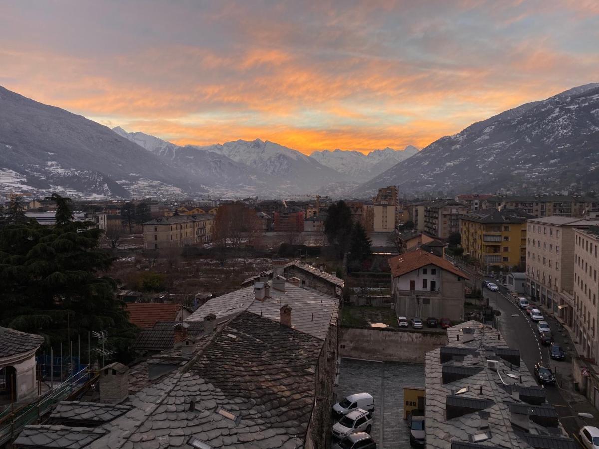 Mansarda Del Sole, Nel Cuore Di Аоста Екстер'єр фото