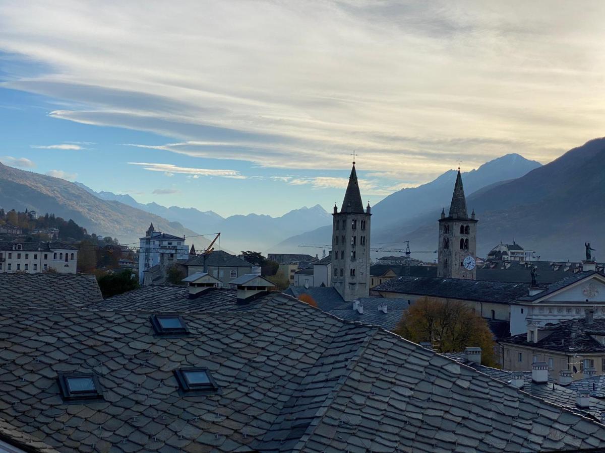 Mansarda Del Sole, Nel Cuore Di Аоста Екстер'єр фото
